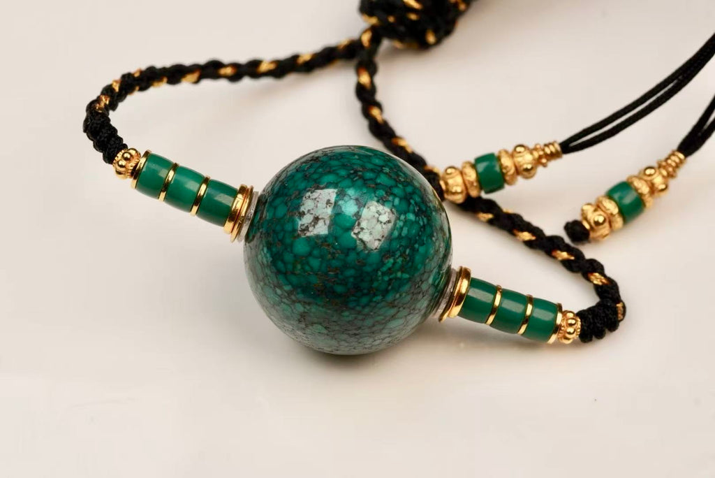 Natural Yuhua Turquoise Collarbone Necklace with 18K Gold