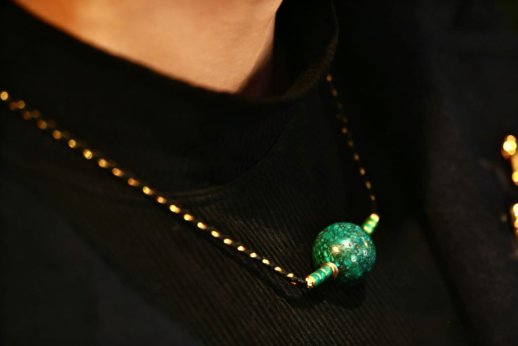 Natural Yuhua Turquoise Collarbone Necklace with 18K Gold